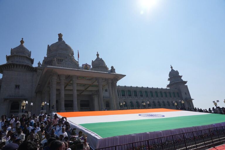 ಜಗತ್ತಿನ ಅತಿ ದೊಡ್ಡ ರಾಷ್ಟ್ರಧ್ವಜ ಅನಾವರಣ